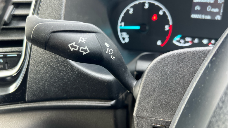 Ford Transit Custom 300 L2 Diesel Fwd 2.0 EcoBlue 130ps Low Roof Limited Van